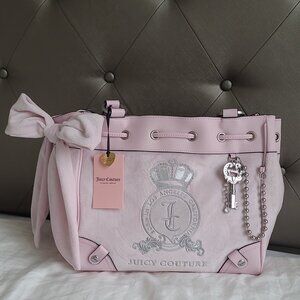 Juicy Couture Classic Juicy Lover Daydreamer Bag in colour SHIFFON PINK